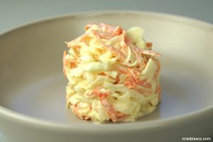 sugar-free coleslaw in a grey plate