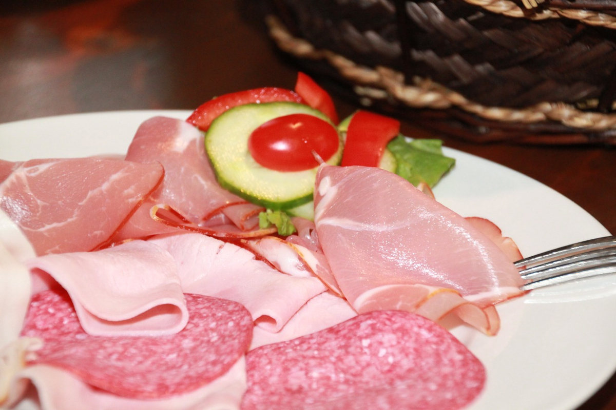 Processed deli meat