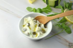 Salsa de yogur con alcaparras
