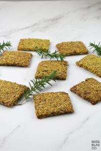 crackers de semillas y psyllium con romero